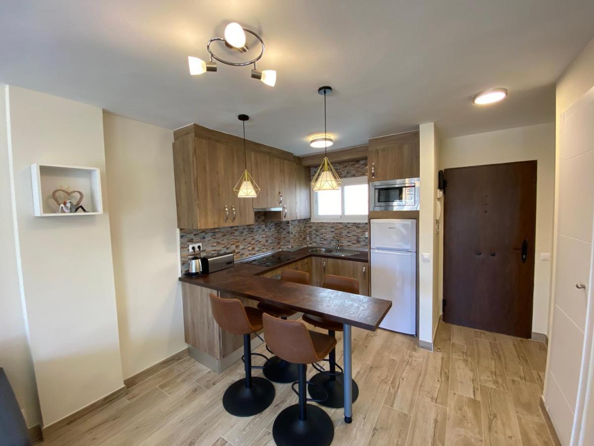Modern 1 Bedroom Seaside Apartment With Pool Fuengirola Dış mekan fotoğraf