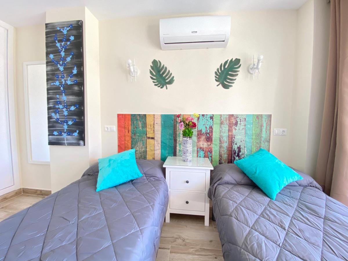 Modern 1 Bedroom Seaside Apartment With Pool Fuengirola Dış mekan fotoğraf