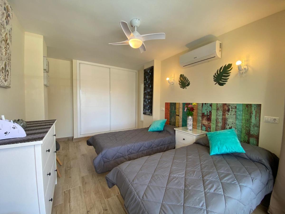 Modern 1 Bedroom Seaside Apartment With Pool Fuengirola Dış mekan fotoğraf