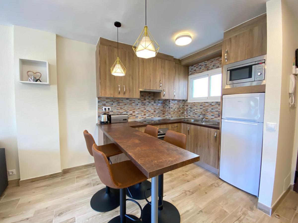 Modern 1 Bedroom Seaside Apartment With Pool Fuengirola Dış mekan fotoğraf