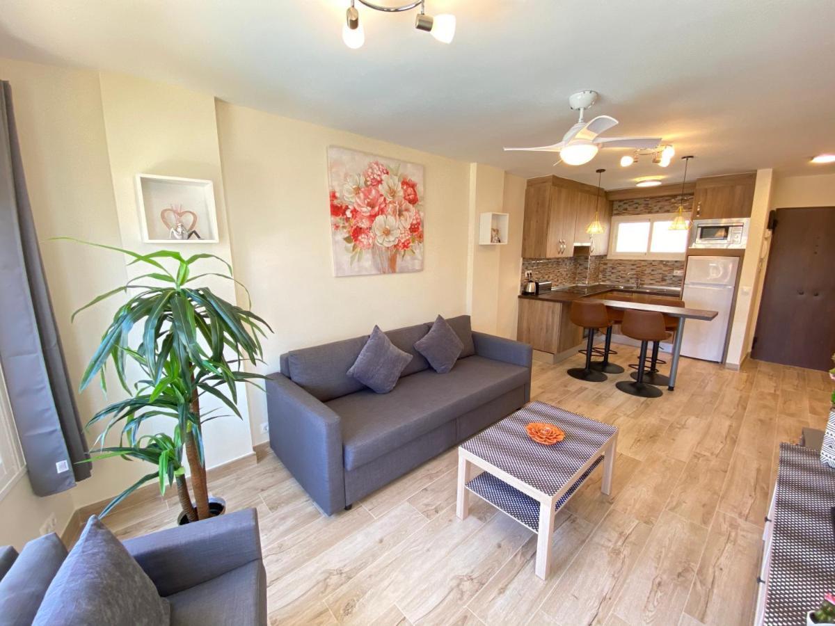 Modern 1 Bedroom Seaside Apartment With Pool Fuengirola Dış mekan fotoğraf