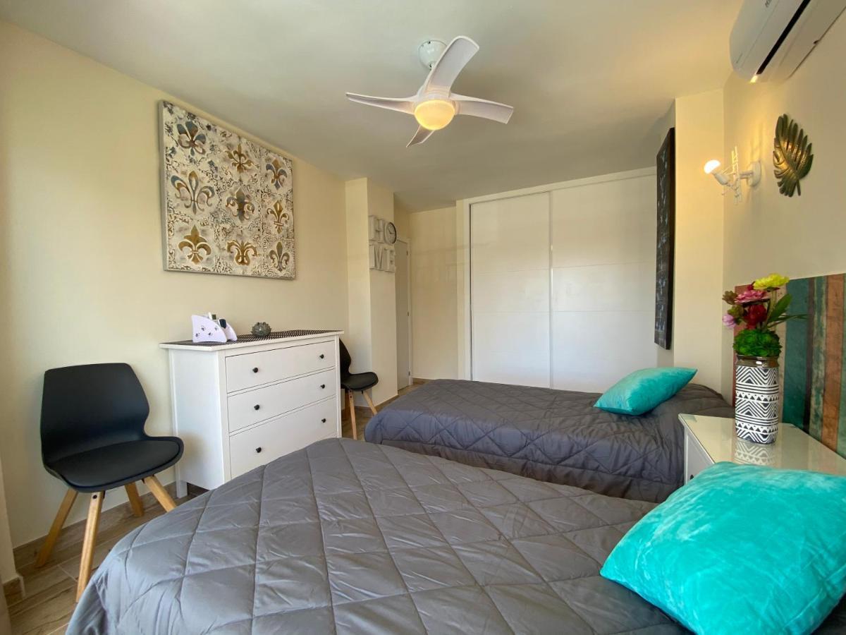 Modern 1 Bedroom Seaside Apartment With Pool Fuengirola Dış mekan fotoğraf