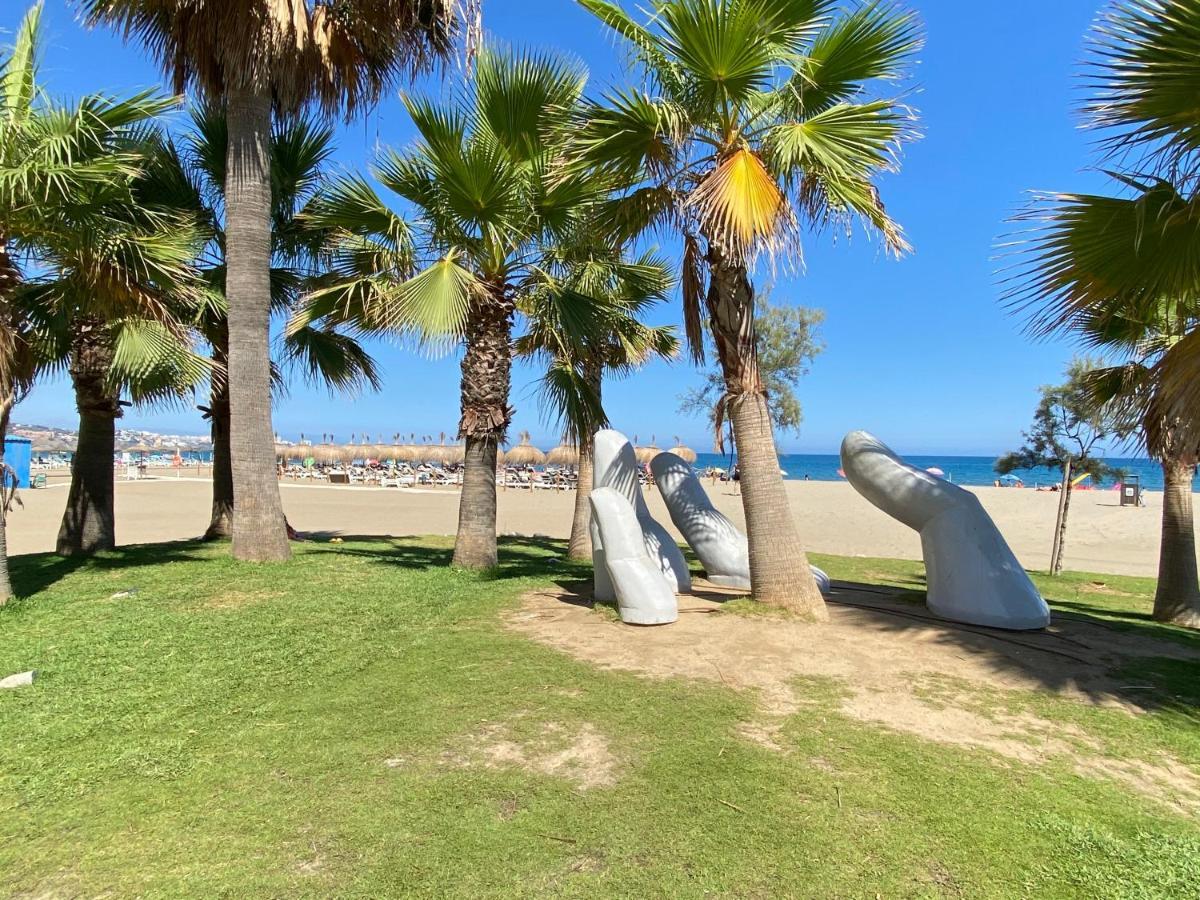 Modern 1 Bedroom Seaside Apartment With Pool Fuengirola Dış mekan fotoğraf